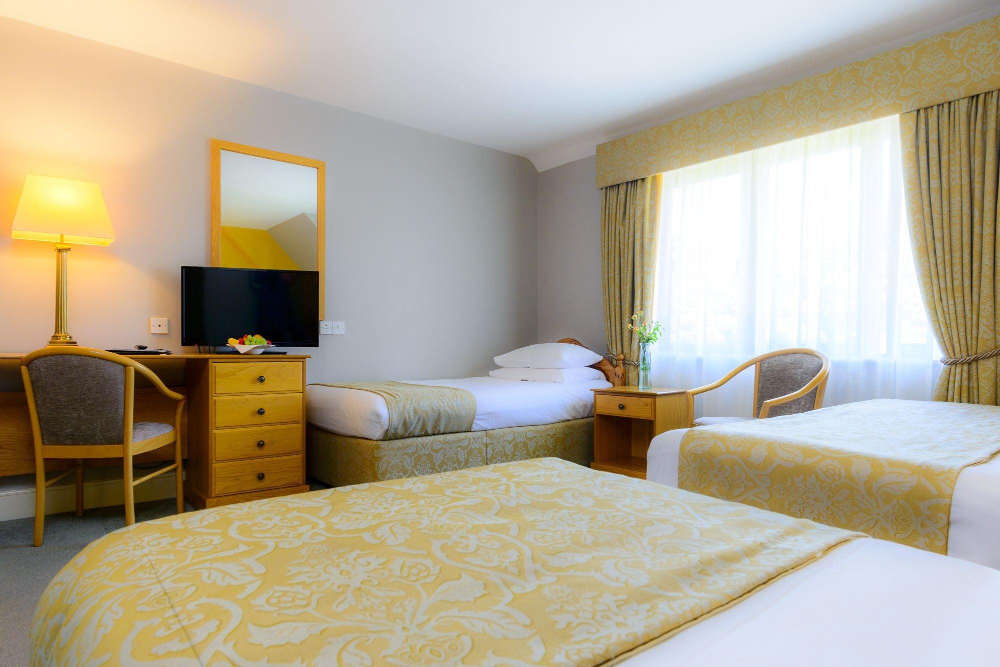 Merriman Hotel Кинварра Экстерьер фото